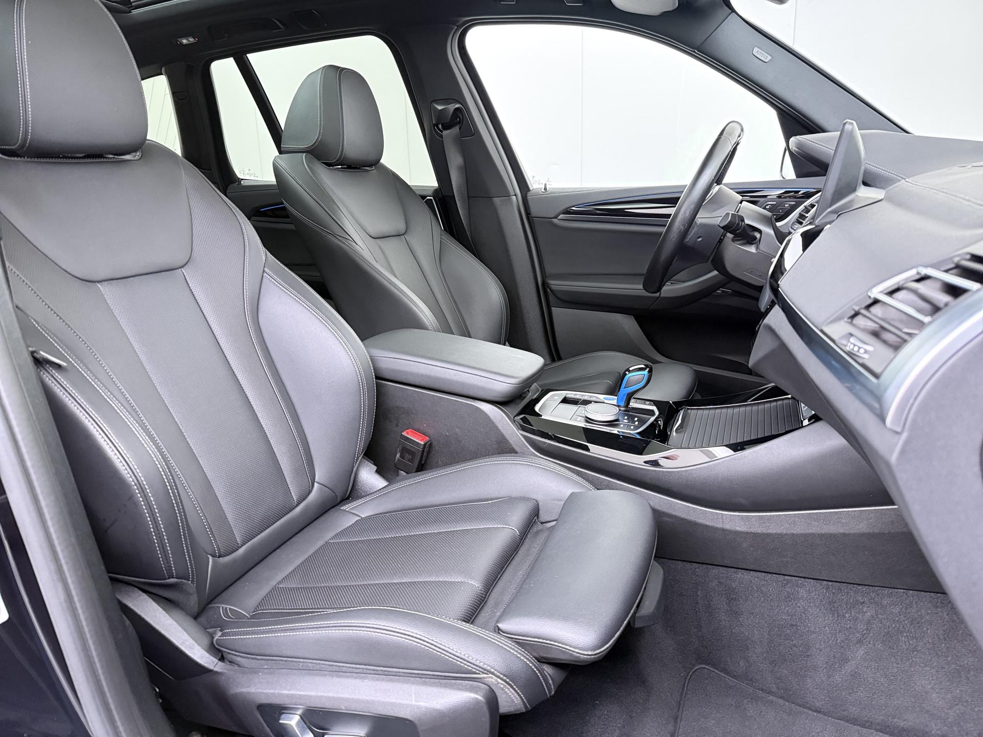 Foto van BMW Ix3