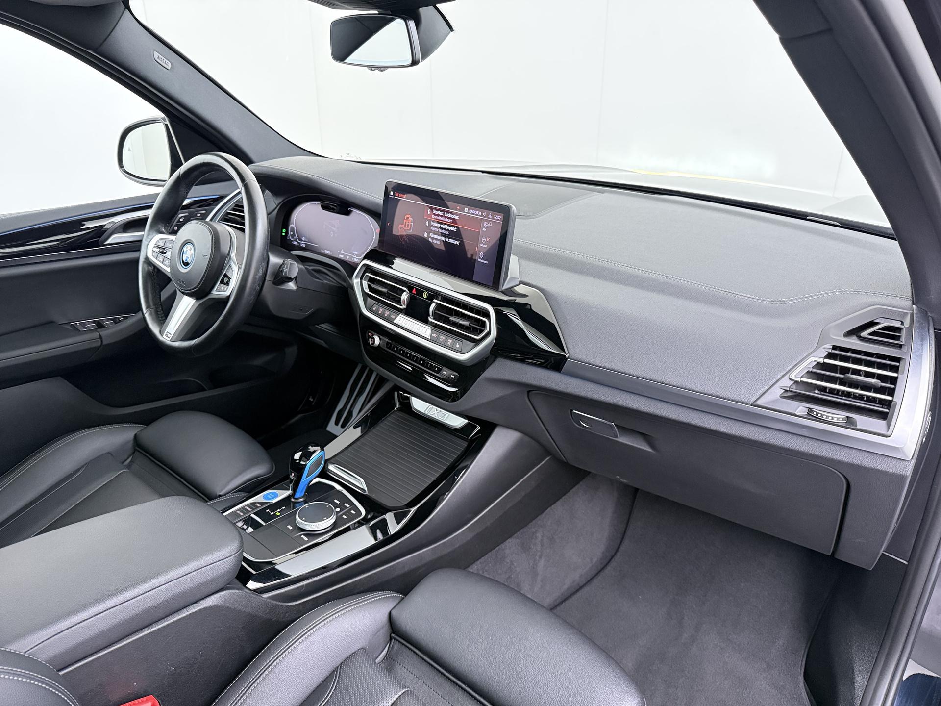 Foto van BMW Ix3