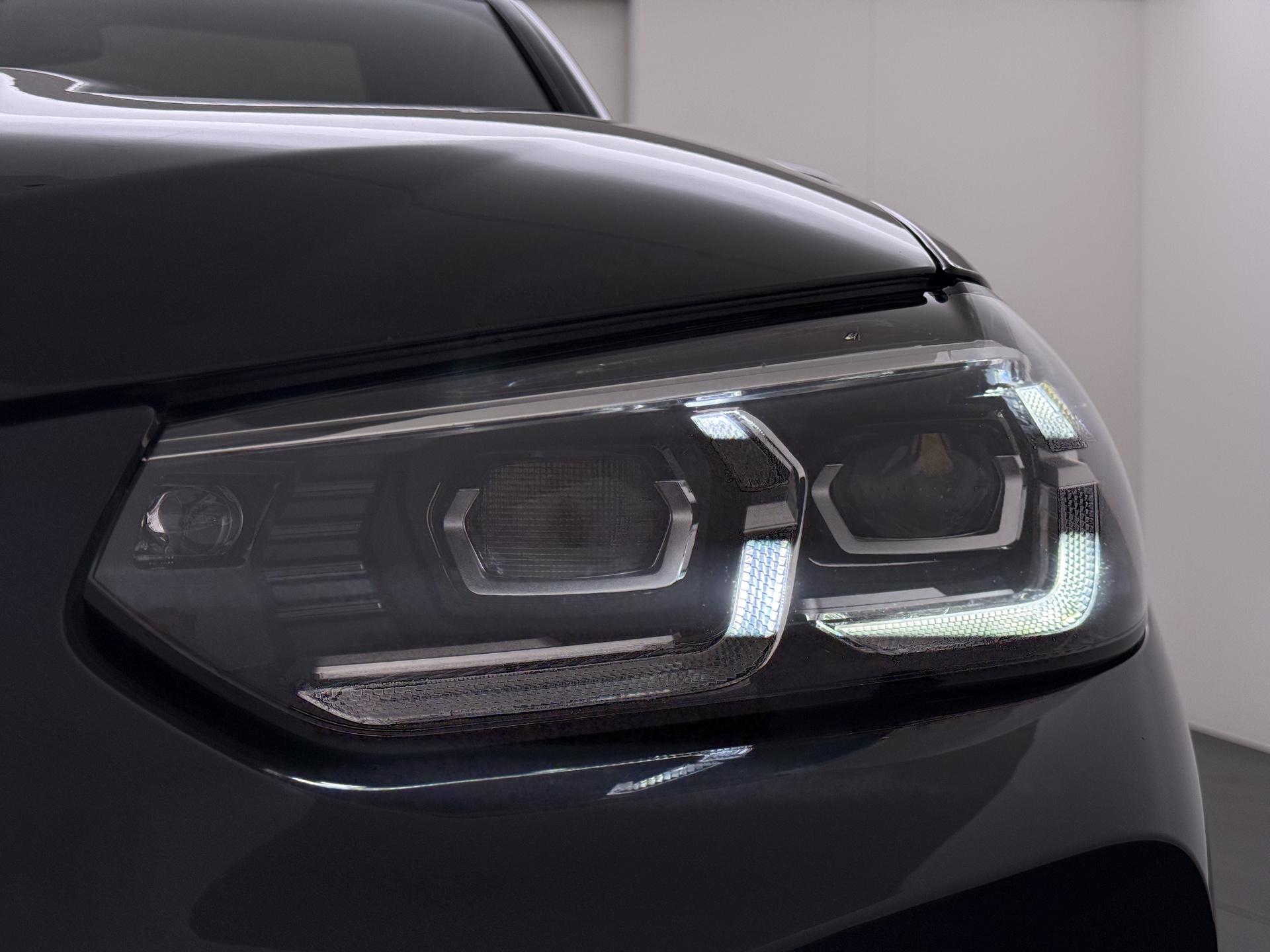 Foto van BMW Ix3