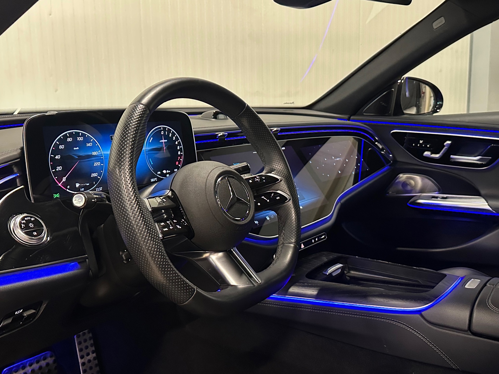 Foto van Mercedes-Benz E 300 E
