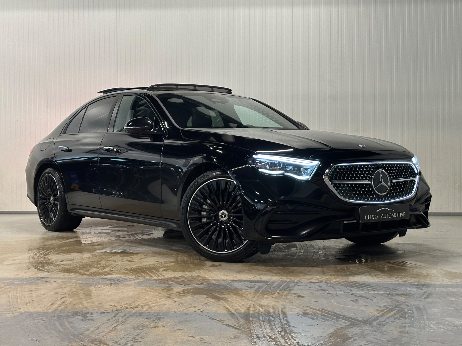 Foto van Mercedes-Benz E 300 E