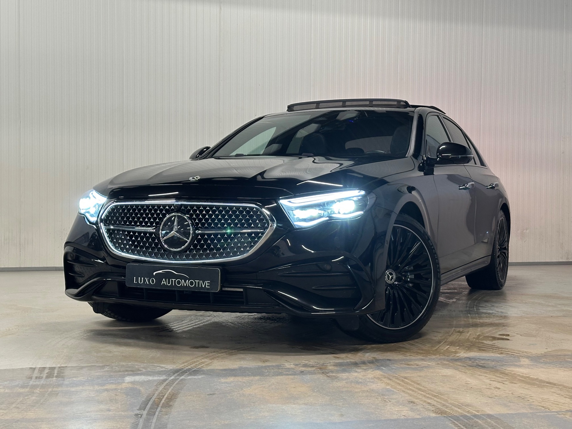 Foto van Mercedes-Benz E 300 E