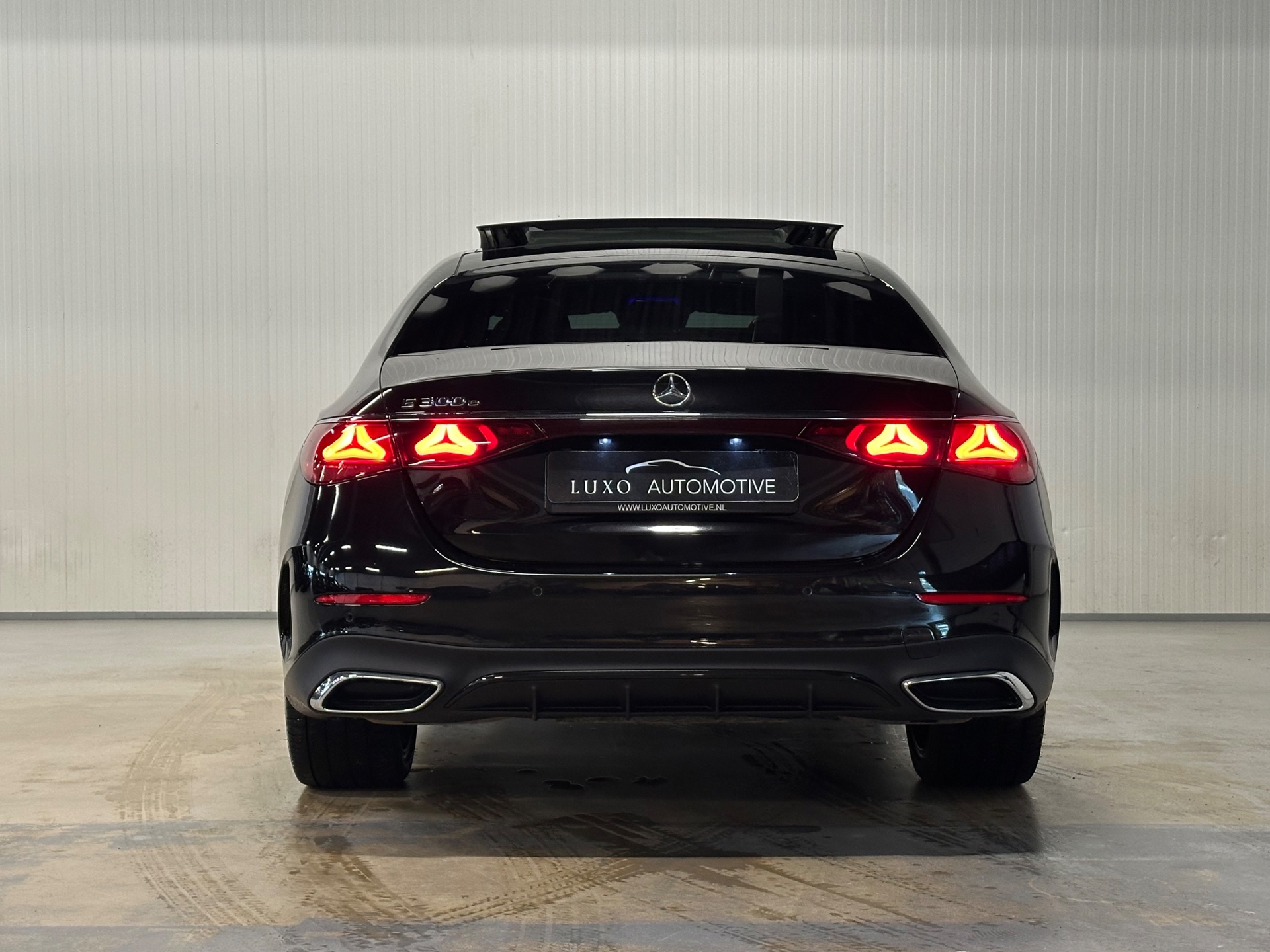 Foto van Mercedes-Benz E 300 E