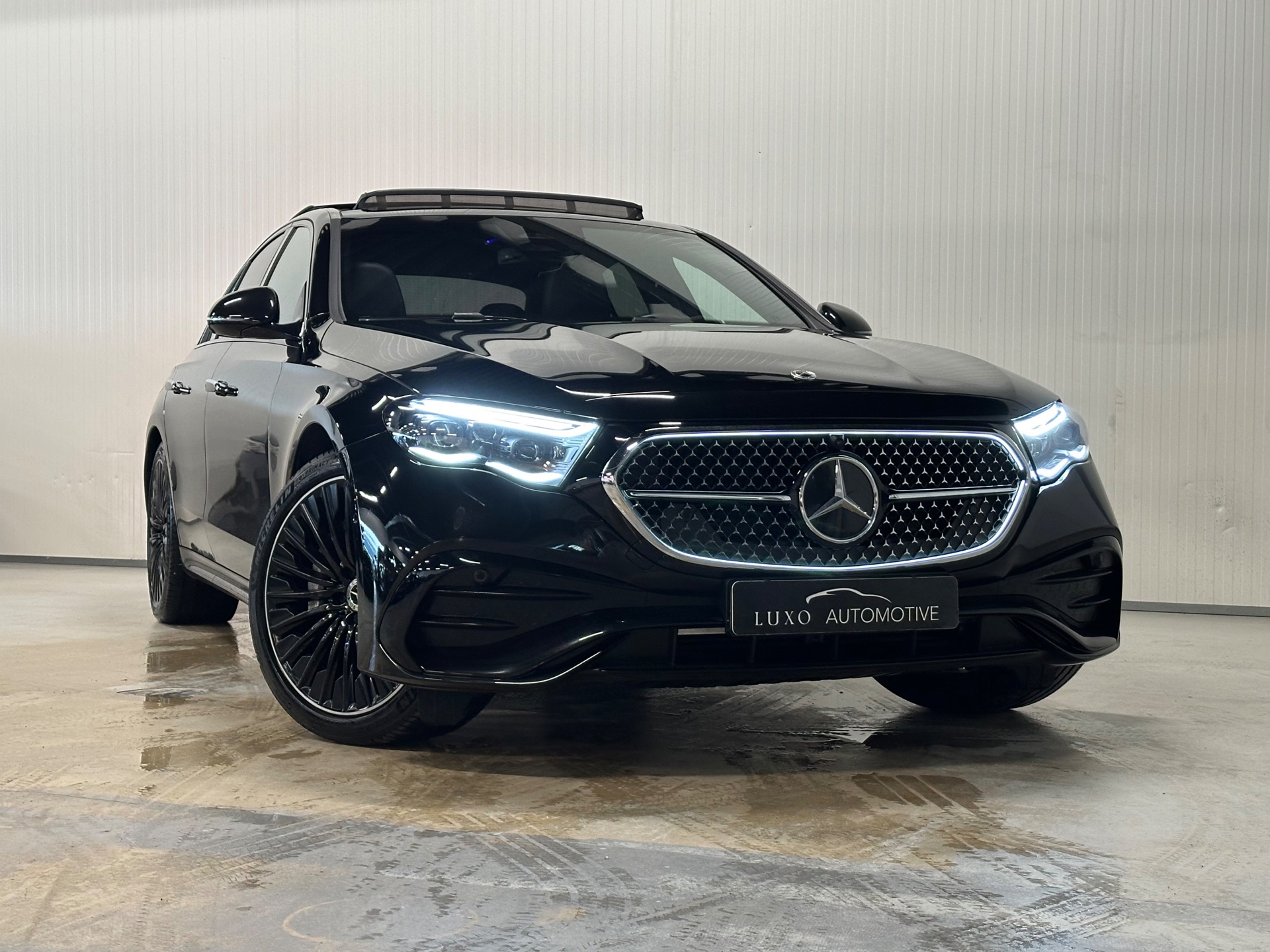 Foto van Mercedes-Benz E 300 E