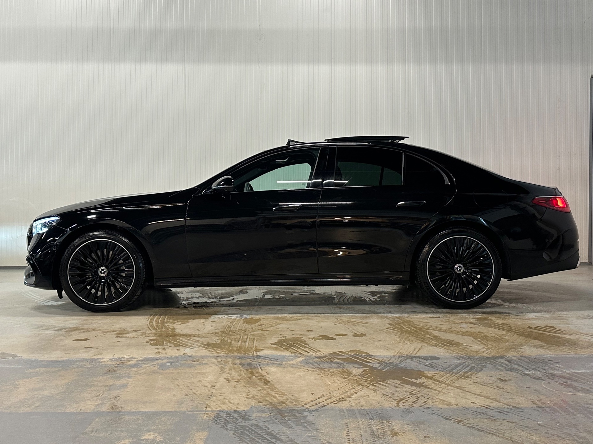 Foto van Mercedes-Benz E 300 E