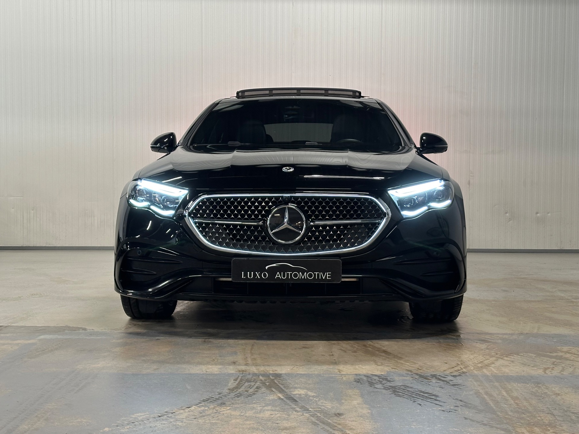 Foto van Mercedes-Benz E 300 E