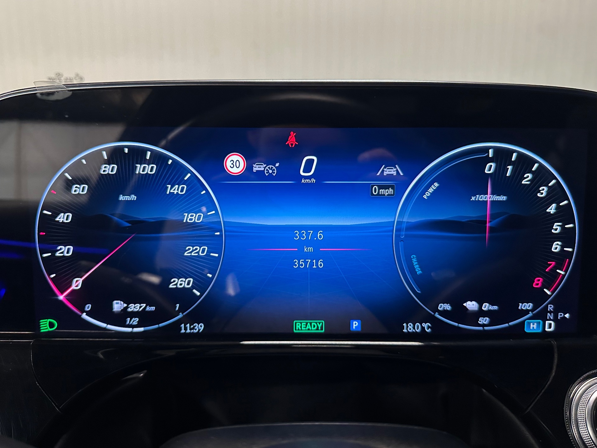 Foto van Mercedes-Benz E 300 E
