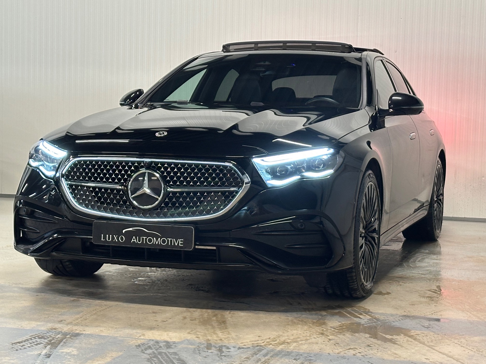 Foto van Mercedes-Benz E 300 E