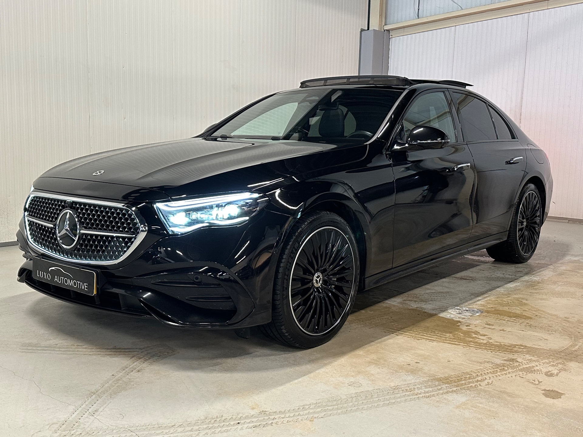 Foto van Mercedes-Benz E 300 E