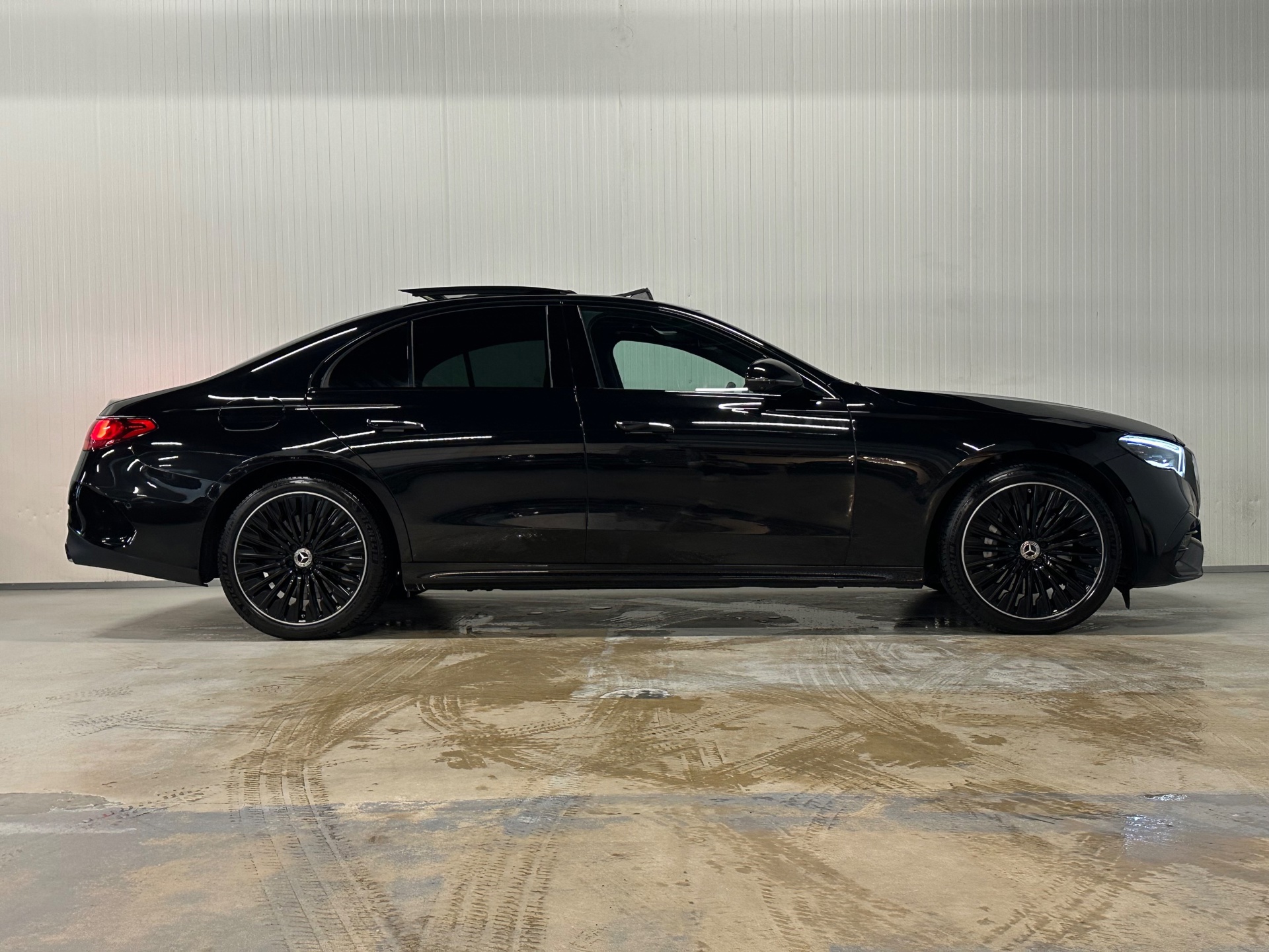 Foto van Mercedes-Benz E 300 E