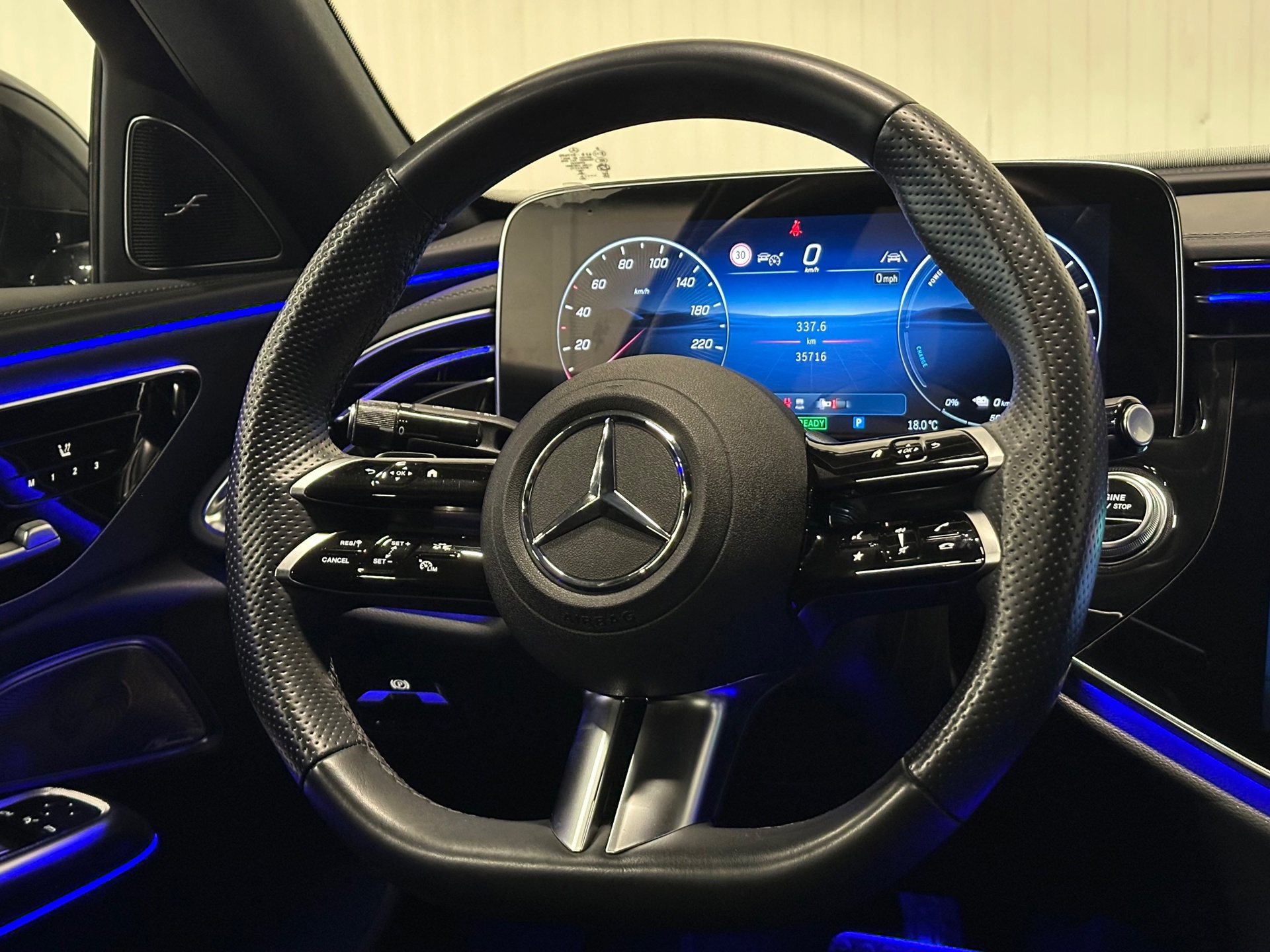 Foto van Mercedes-Benz E 300 E
