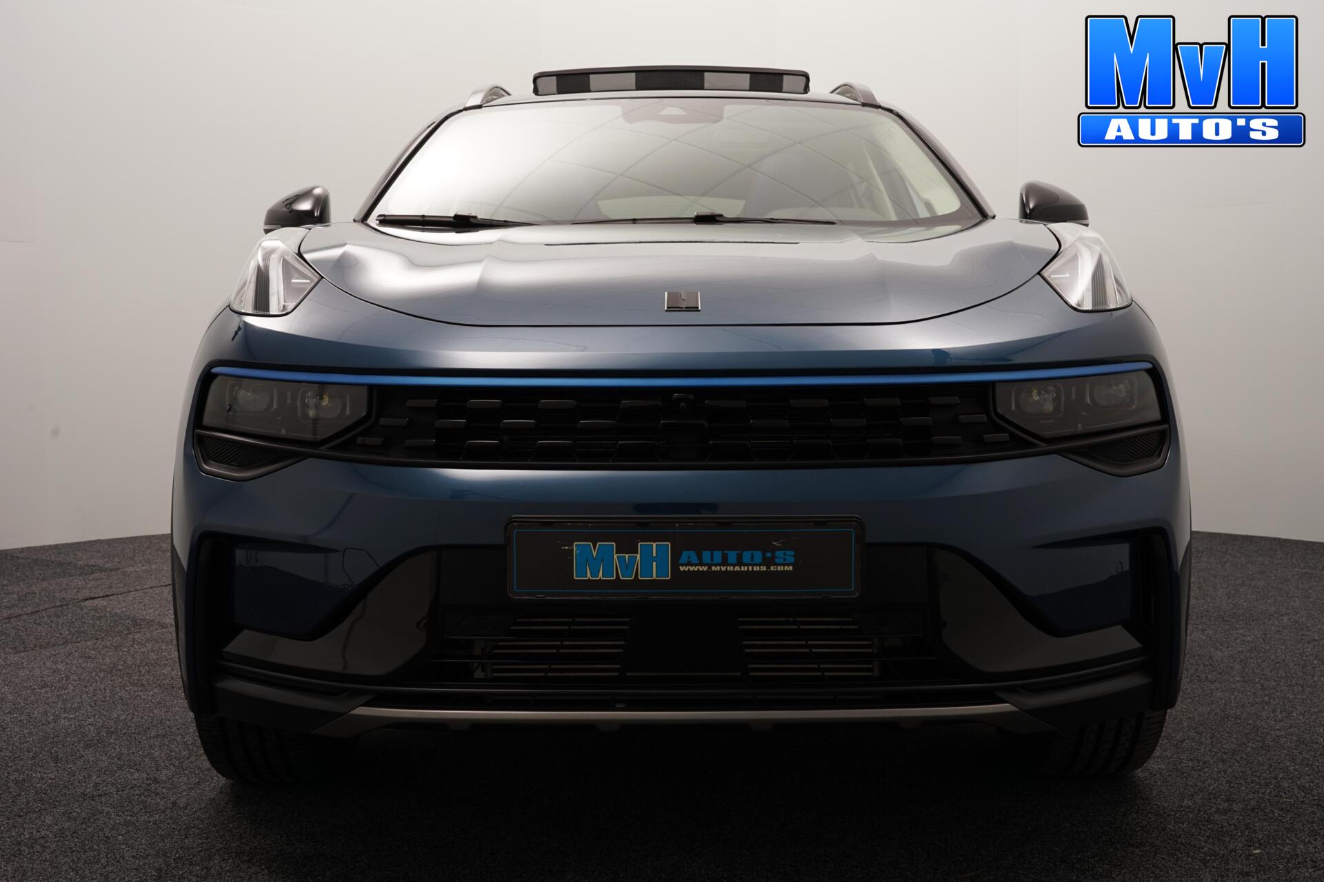 Foto van LYNK & Co 01