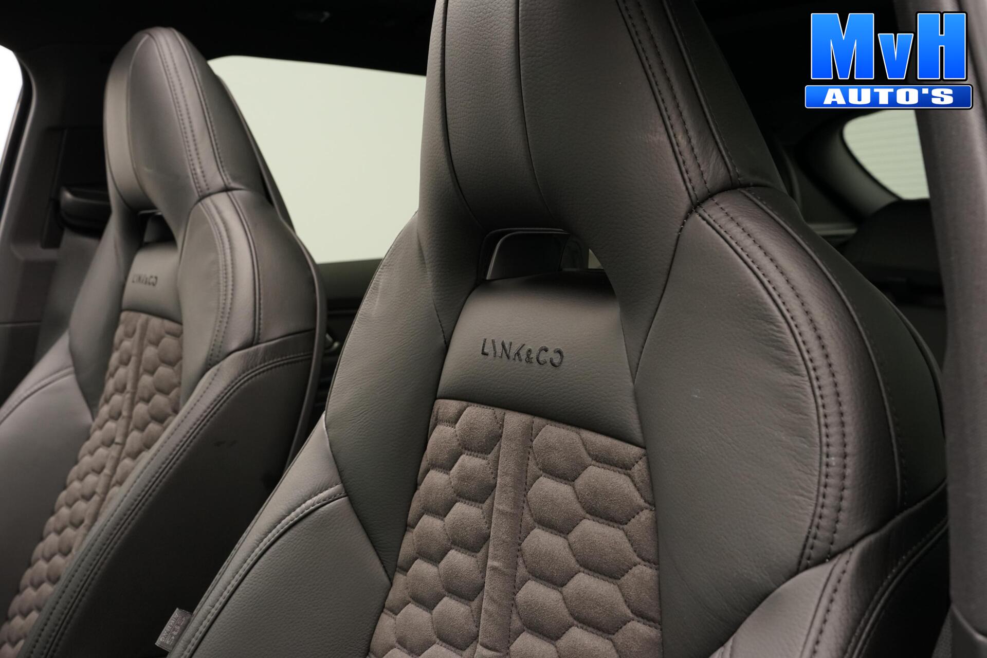 Foto van LYNK & Co 01