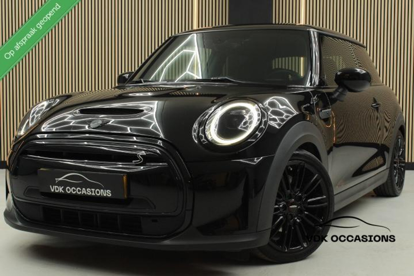 Mini Cooper Se S MINI Yours 33 kWh| JCW| Carbon| ACC| Dealer. 2021 - voorkant