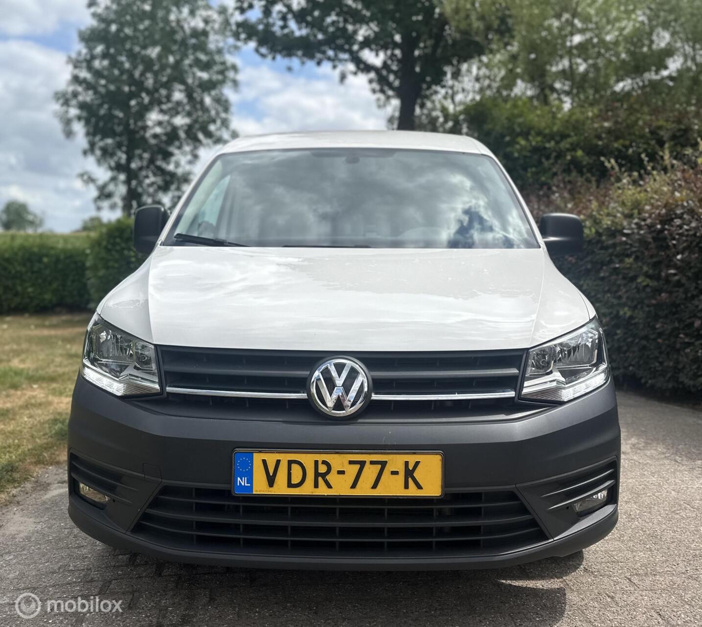 Foto van Volkswagen Caddy Modified Partition Wall
