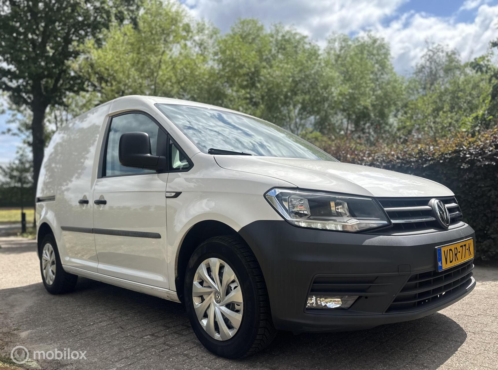 Foto van Volkswagen Caddy Modified Partition Wall