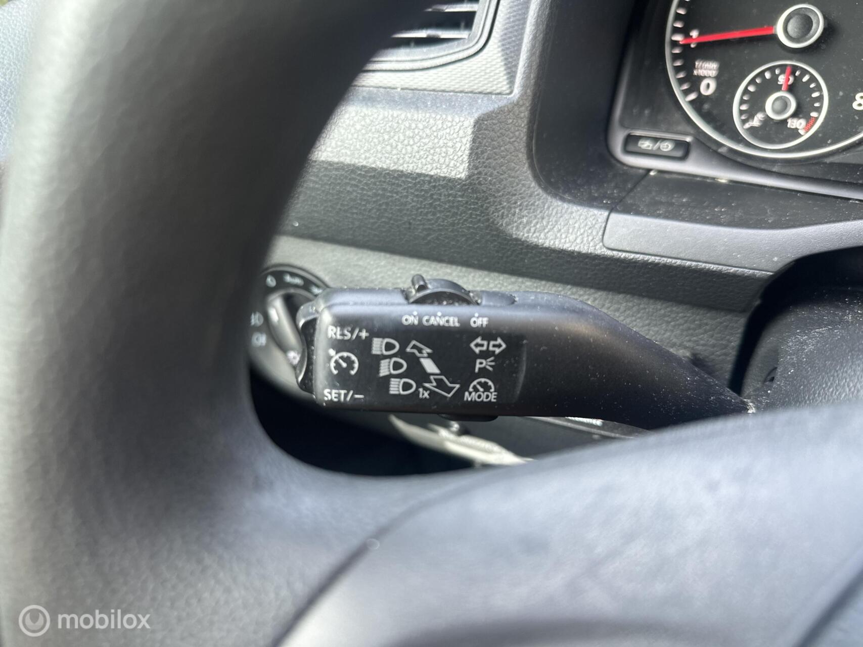 Foto van Volkswagen Caddy Modified Partition Wall