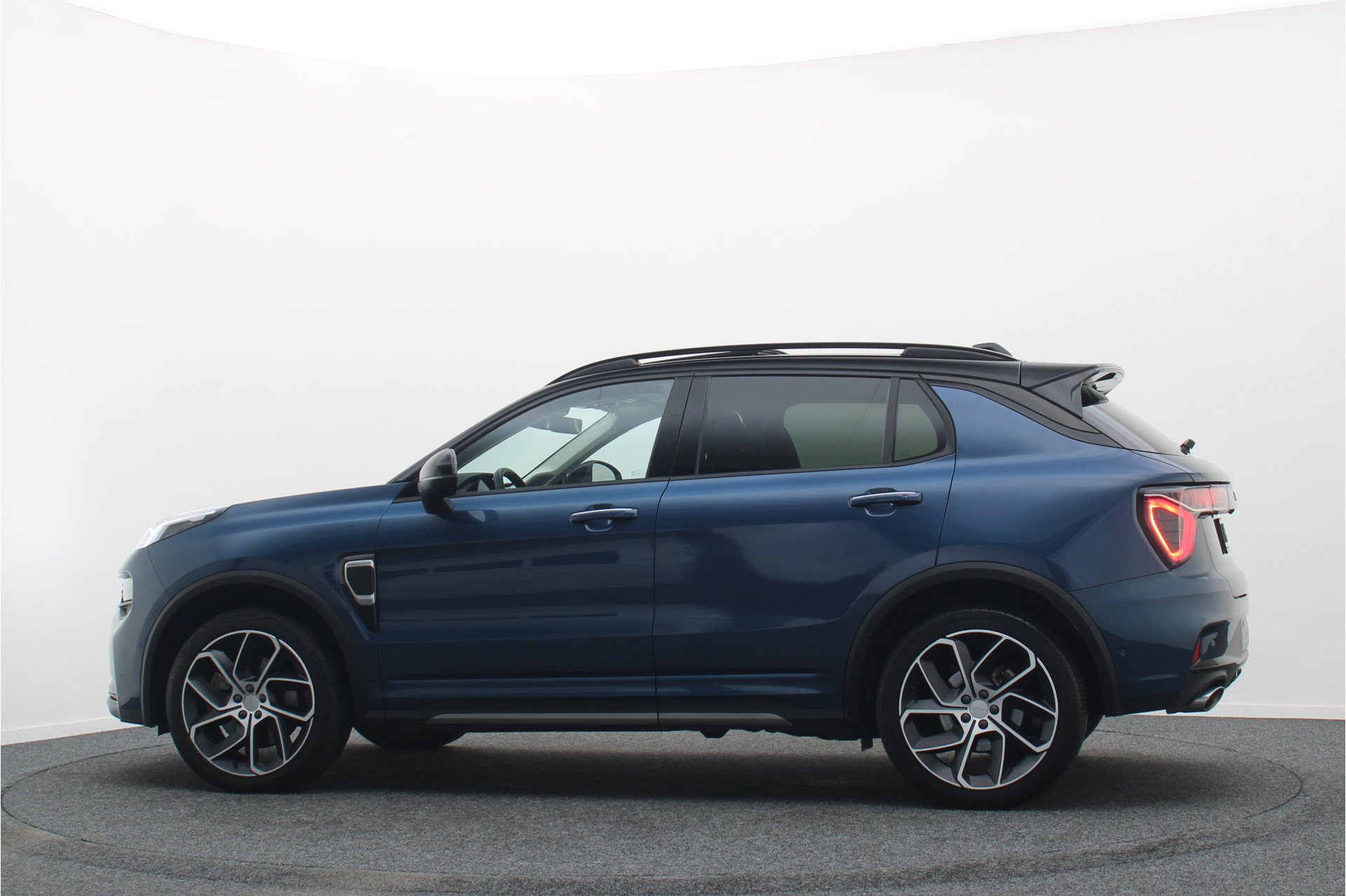 Foto van Lynk&co LYNK & Co 01