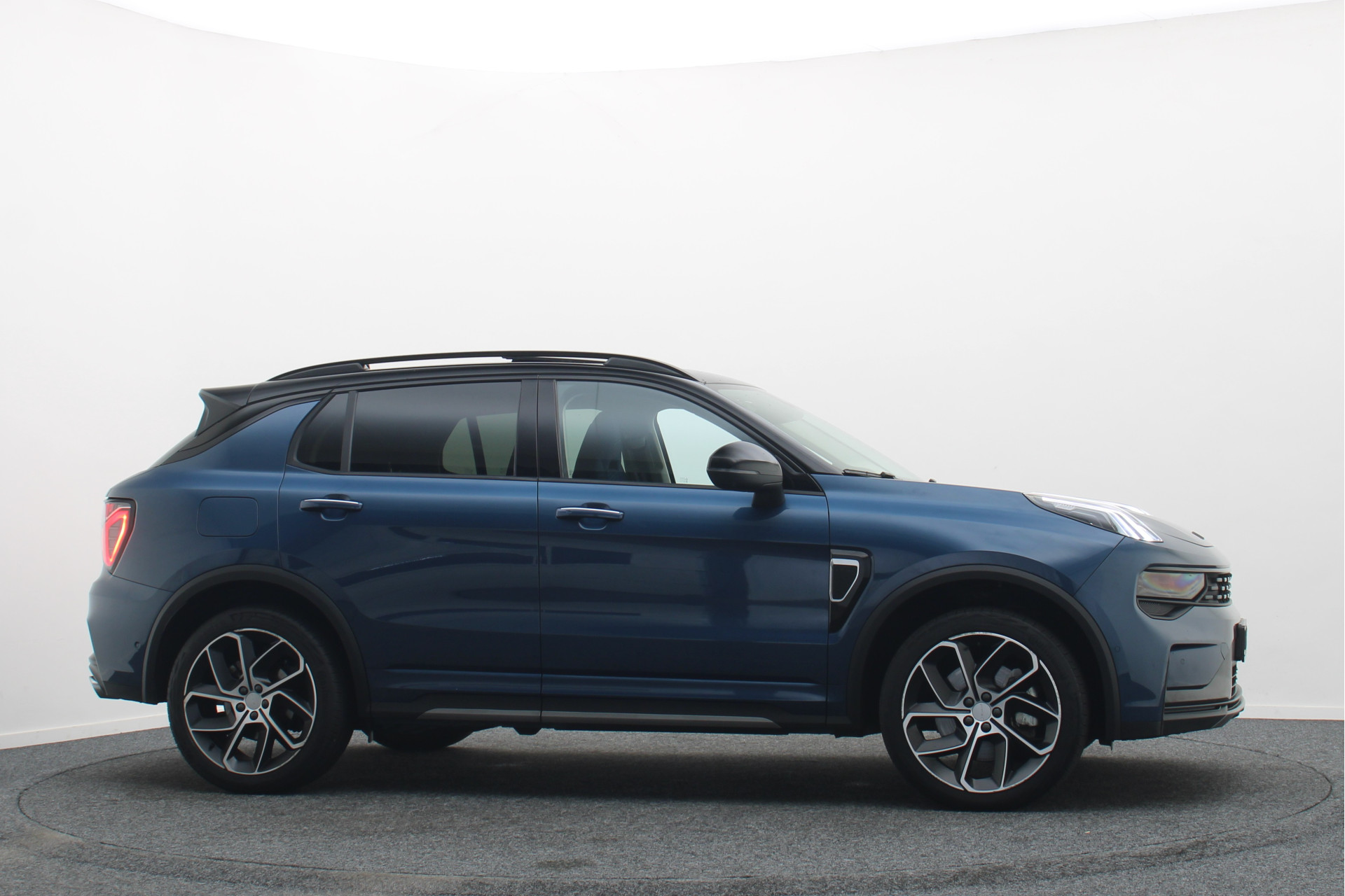 Foto van Lynk&co LYNK & Co 01
