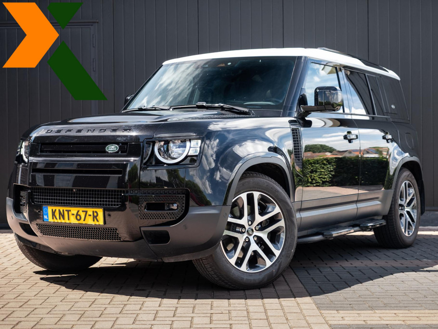 Land Rover Defender 110 2.0 P400e S | Black Pack | Leder interieur | Wit Dak | Adapt Cruise | Cold Climate Pack 2024 - voorkant