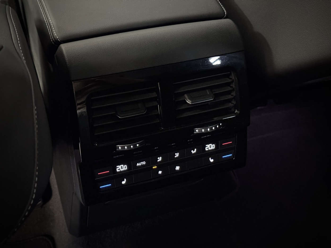 Foto van Volkswagen Touareg Ehybrid
