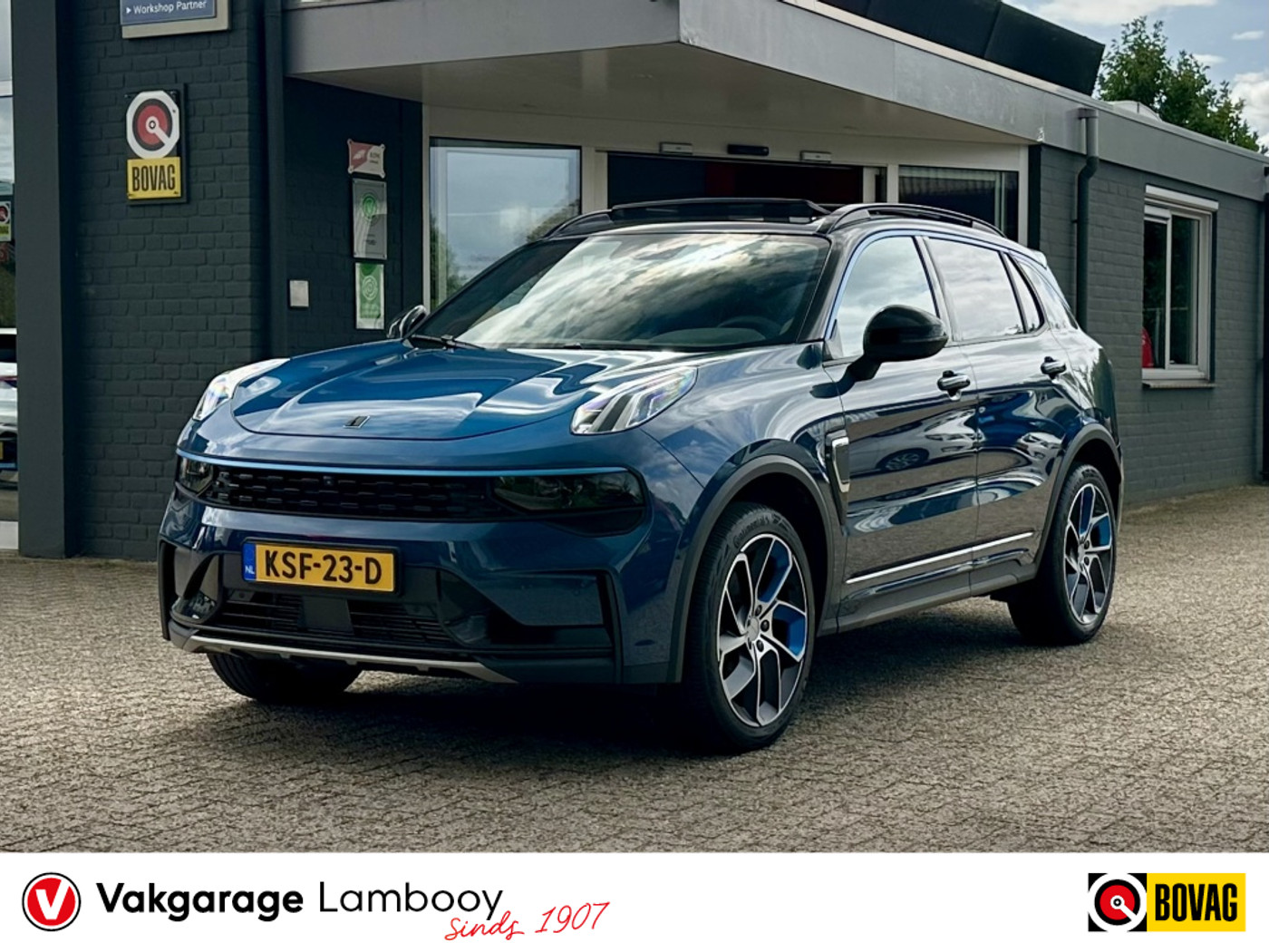 LYNK & Co 01 1.5 PHEV MY23 360 Camera Zwarte hemel 2023 - voorkant