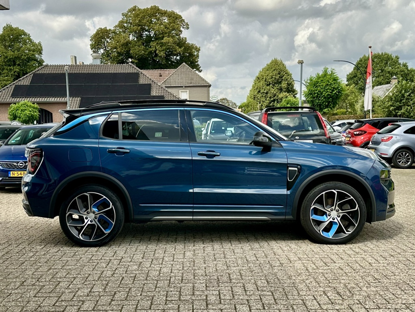 Foto van LYNK & Co 01