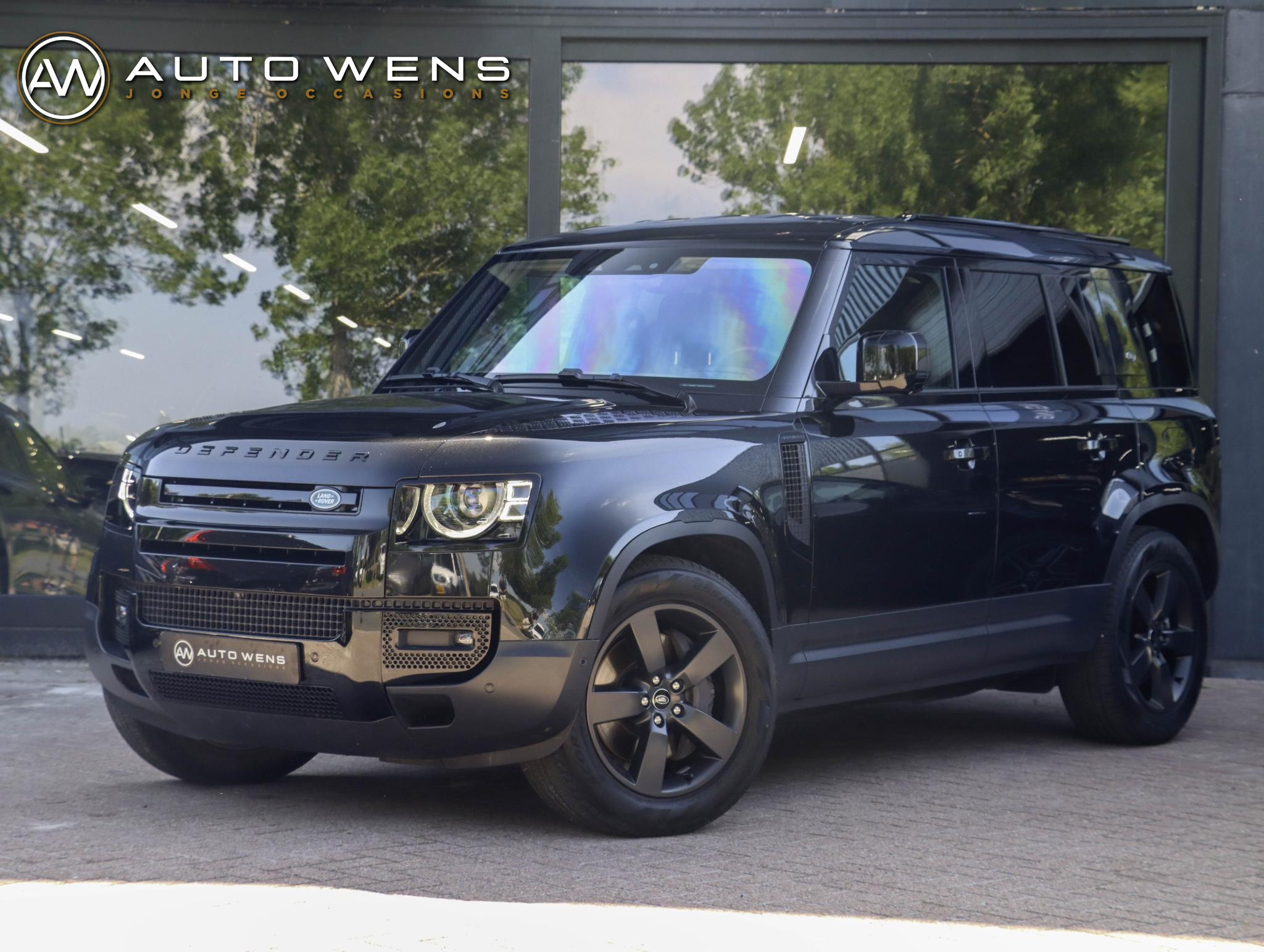Land Rover Defender 110 P400e SE 2022 - voorkant