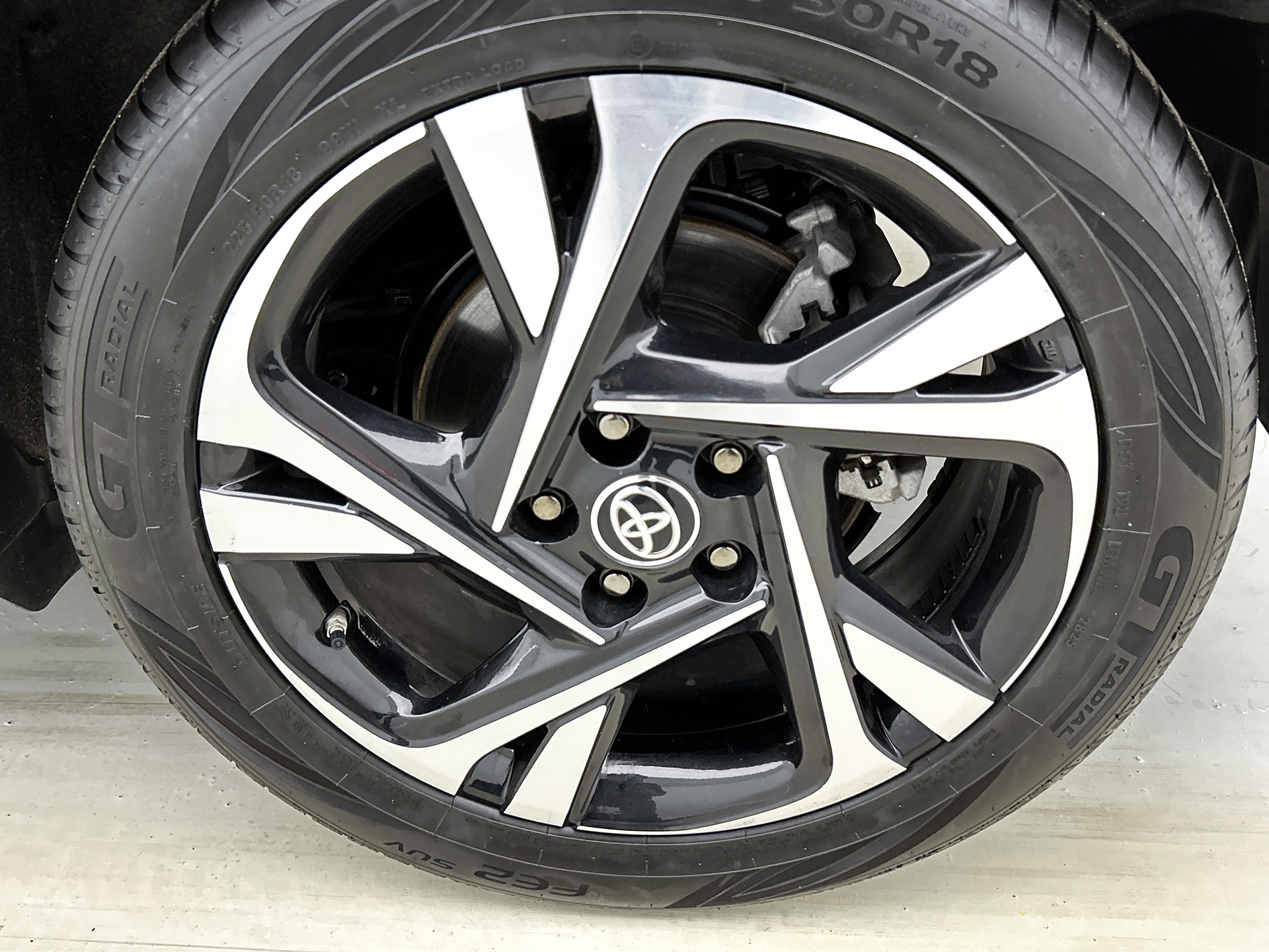 Foto van Toyota Toyota C-hr