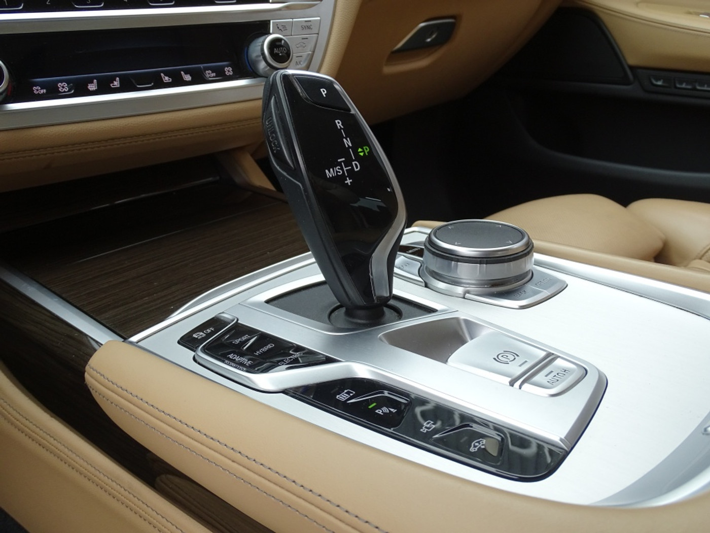 Foto van BMW 745e
