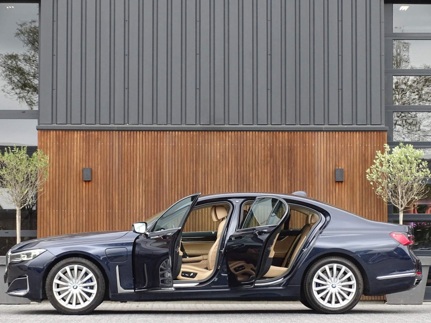 Foto van BMW 745e