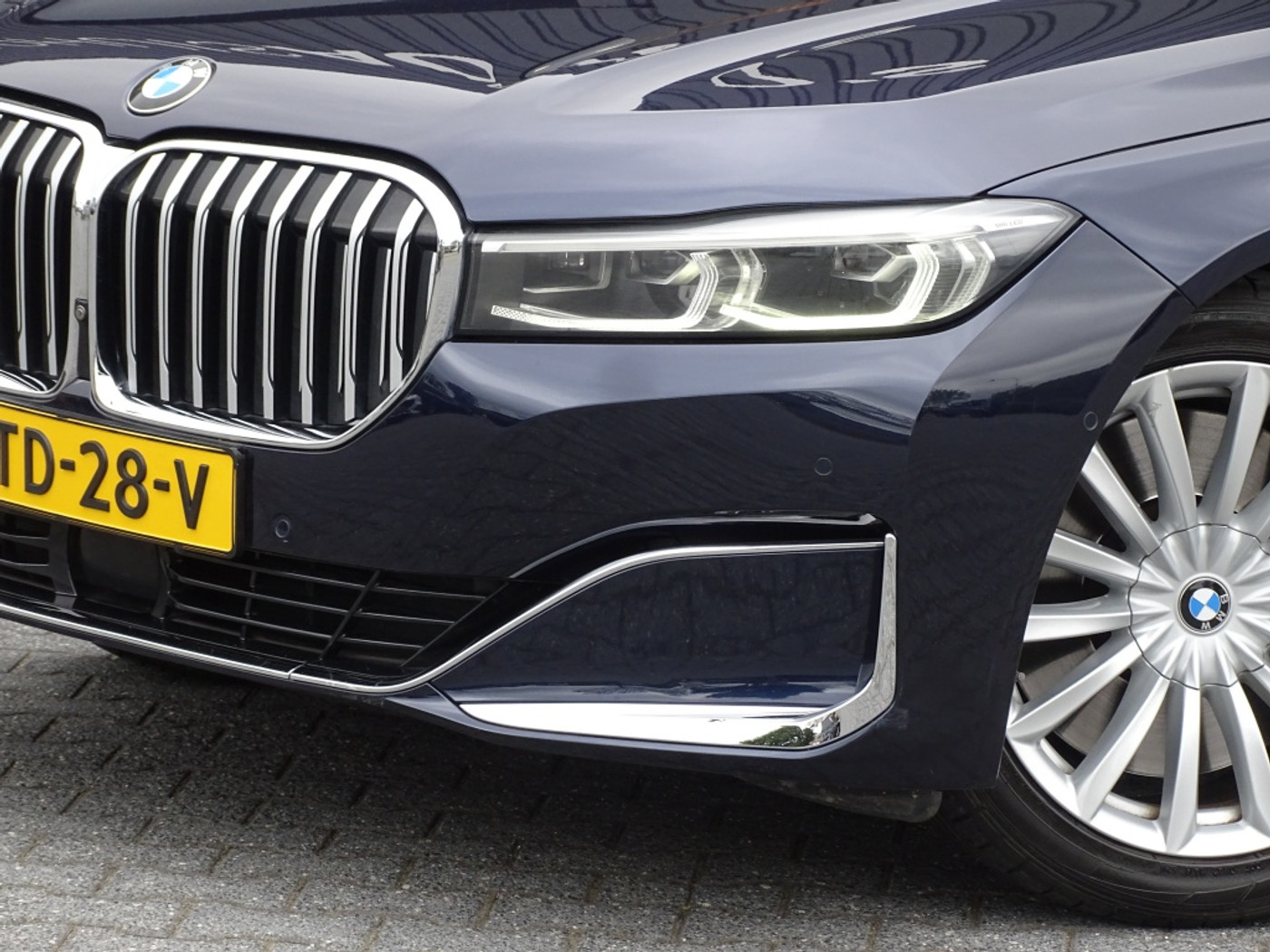 Foto van BMW 745e