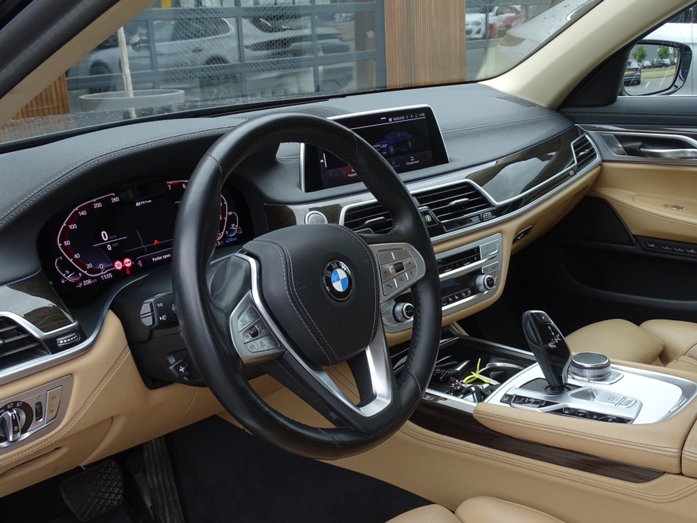 Foto van BMW 745e