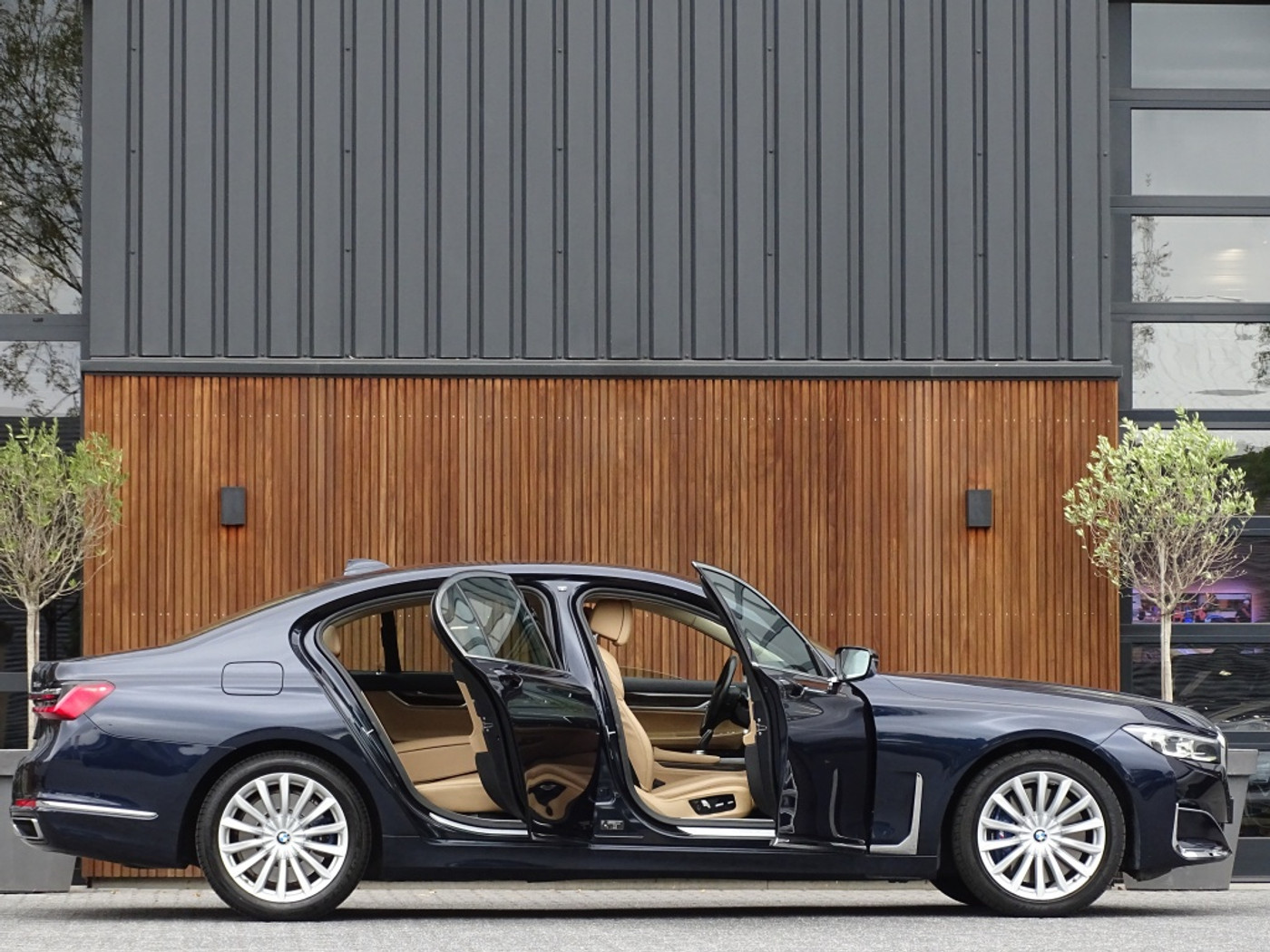 Foto van BMW 745e