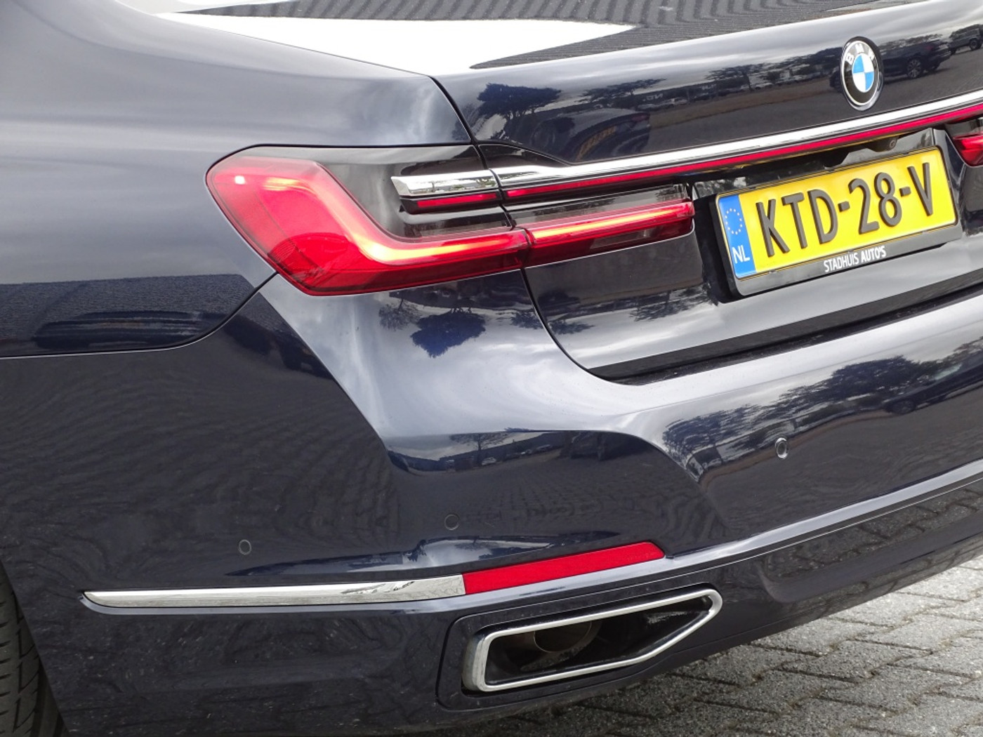 Foto van BMW 745e