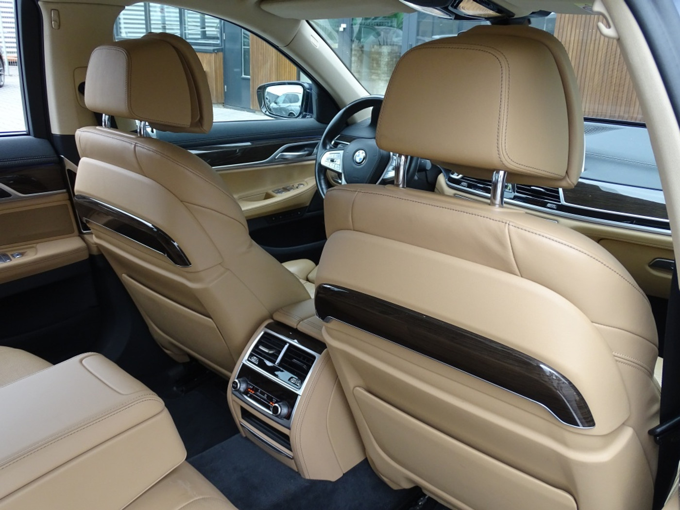 Foto van BMW 745e