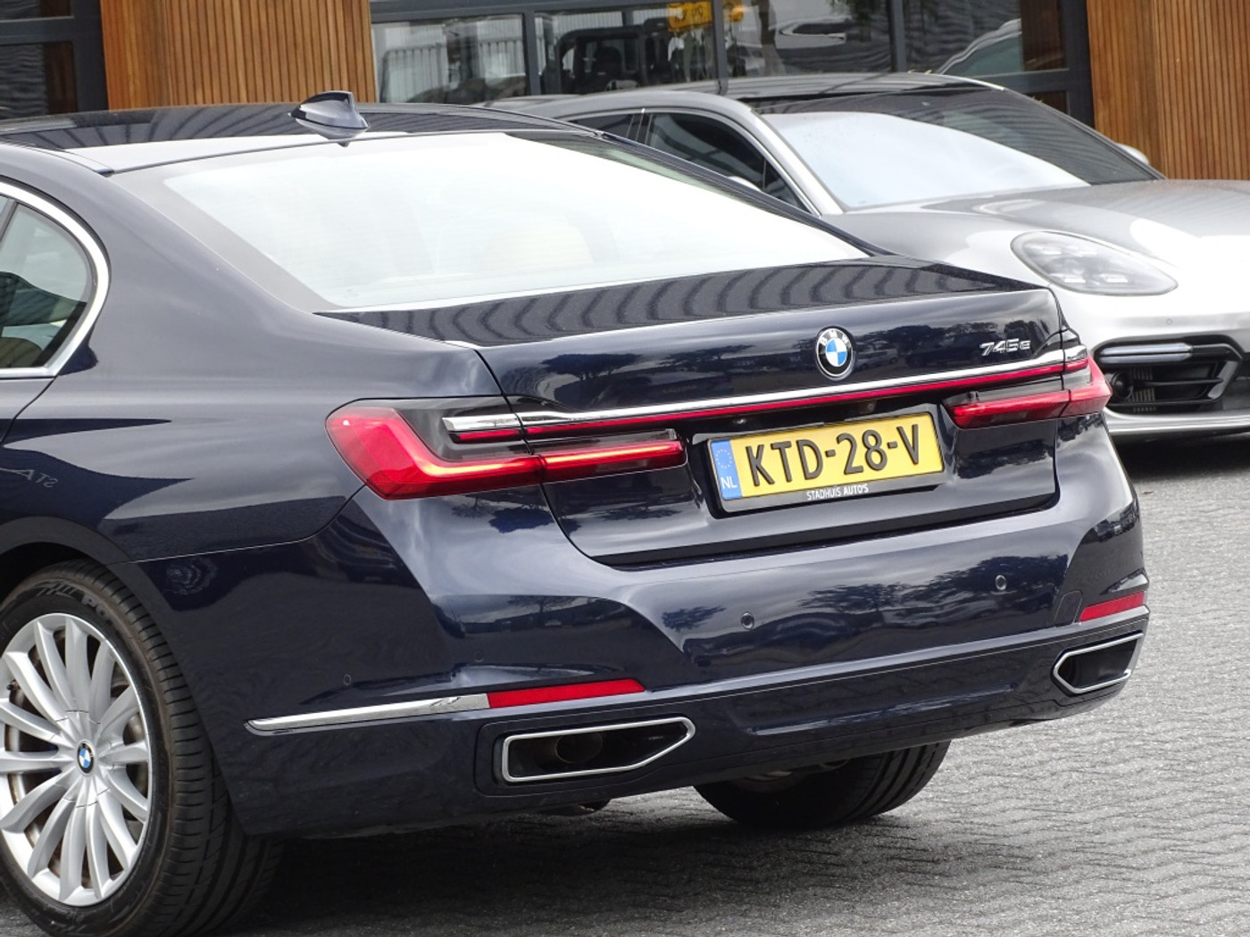 Foto van BMW 745e