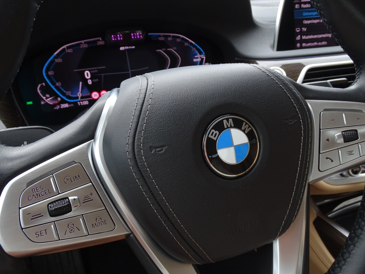 Foto van BMW 745e