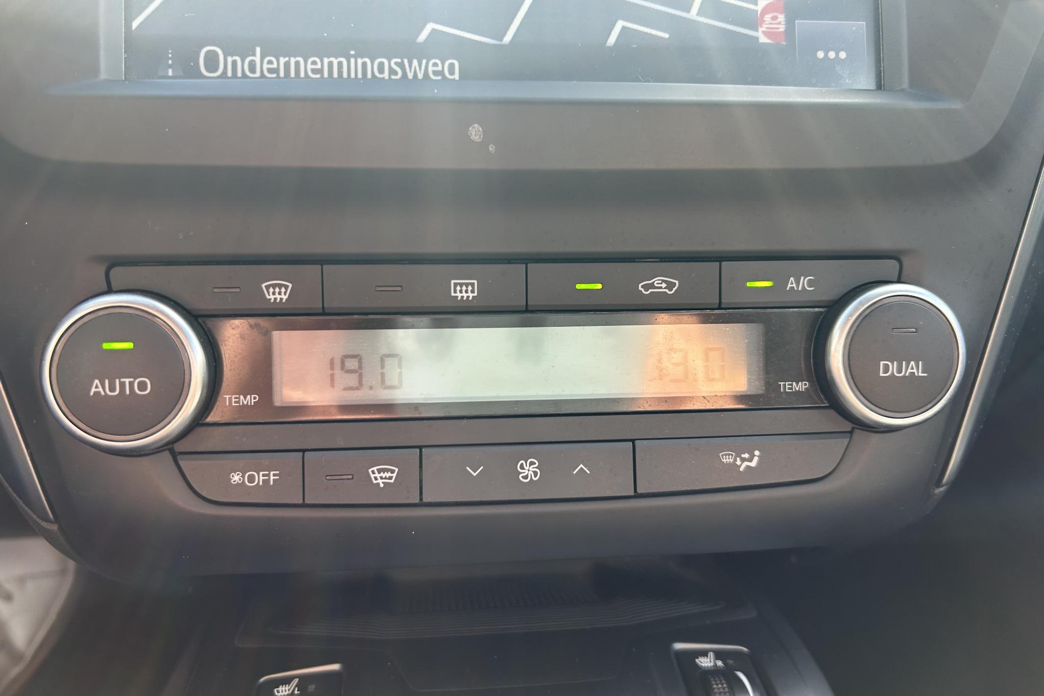 Foto van Toyota Avensis Touring Sports