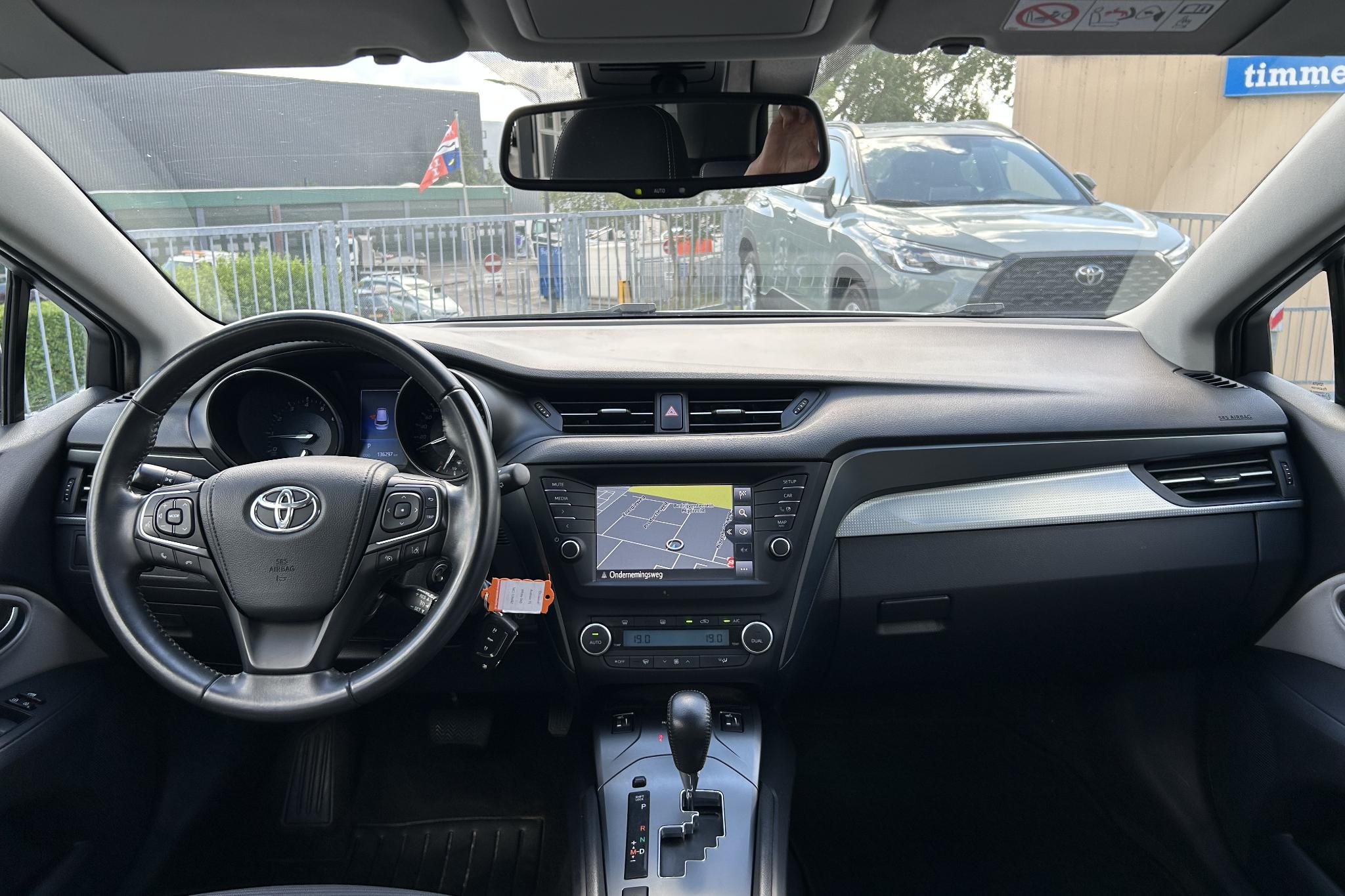 Foto van Toyota Avensis Touring Sports