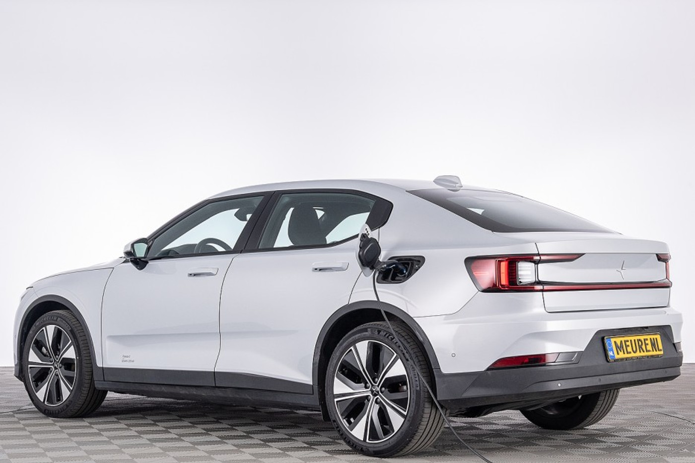 Foto van Polestar 2