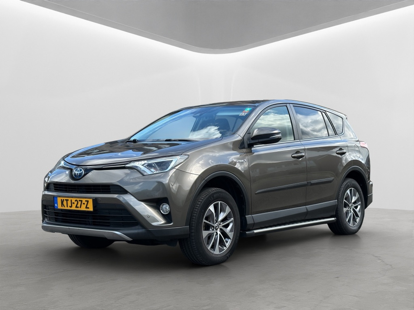 Toyota Rav4 2.5 Hybrid AWD Executive LIM leder Navi PDC 2018 - voorkant