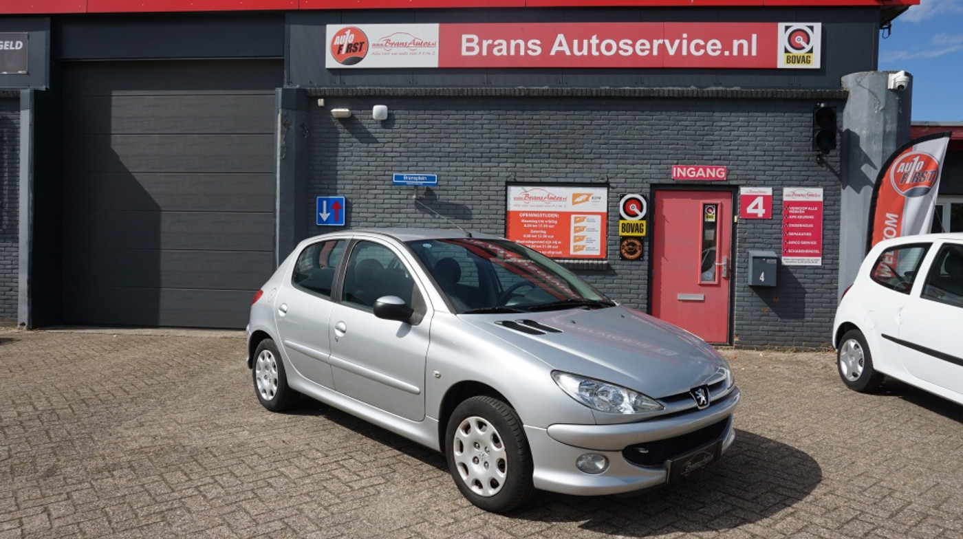 Peugeot 206 1.4 Forever 2007 - voorkant