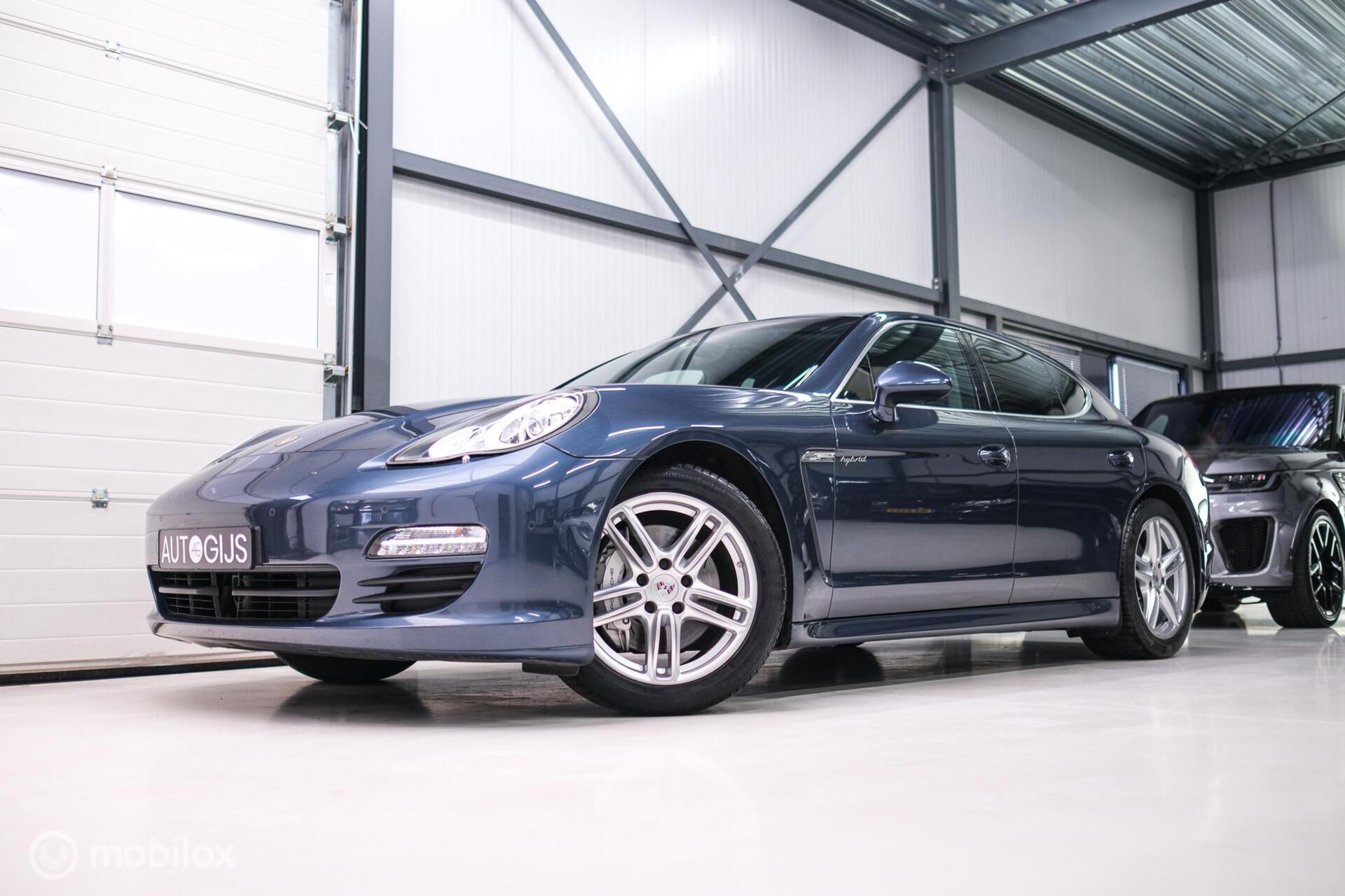Porsche Panamera S Hybrid 3.0 S Hybrid | Yachting Blue | Executive Rear Seat | youngtimer | winter + zomerset | uniek | Blauw interieur | 2012 - voorkant