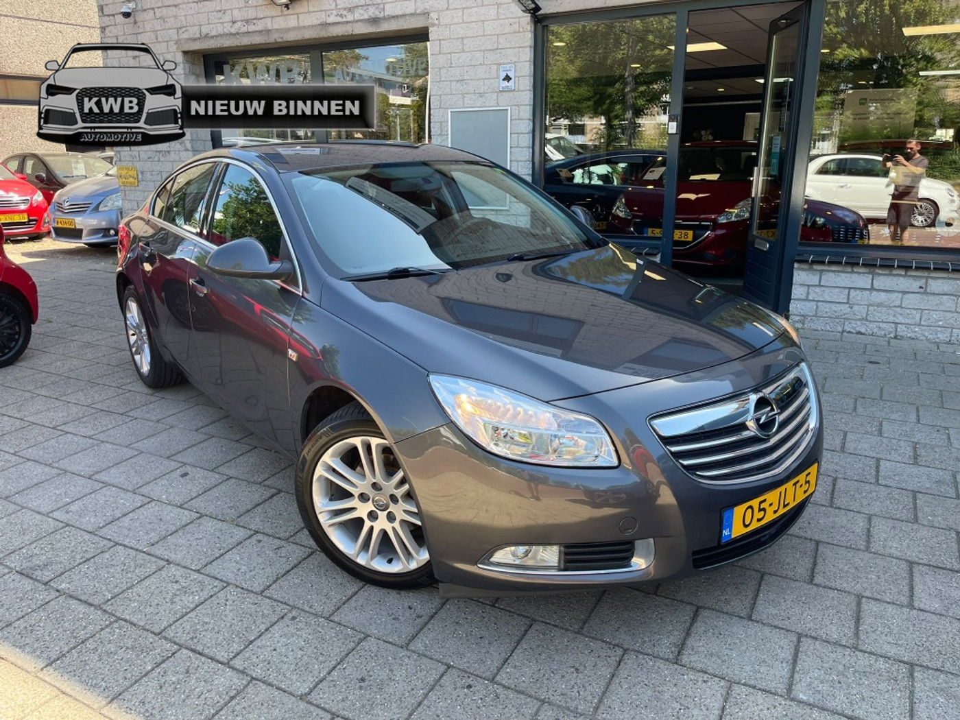 Opel Insignia 1.8 Edition Nieuwe apk Banden Remmen VV 2009 - voorkant
