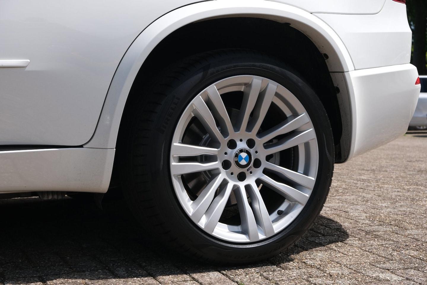 Foto van BMW X5 Xdrive50i