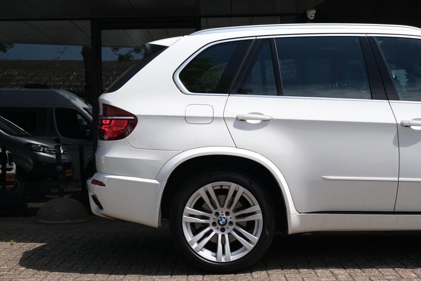 Foto van BMW X5 Xdrive50i