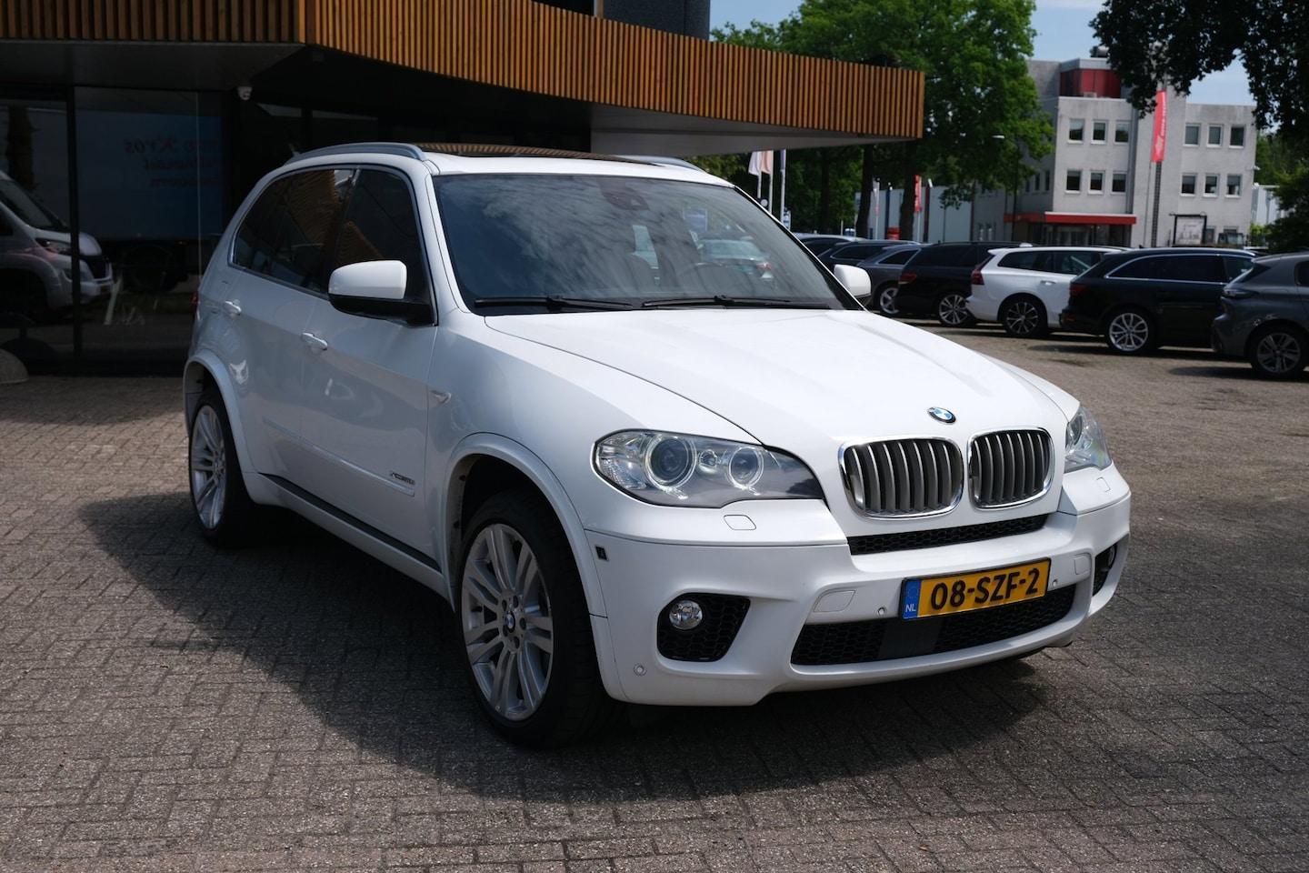 Foto van BMW X5 Xdrive50i