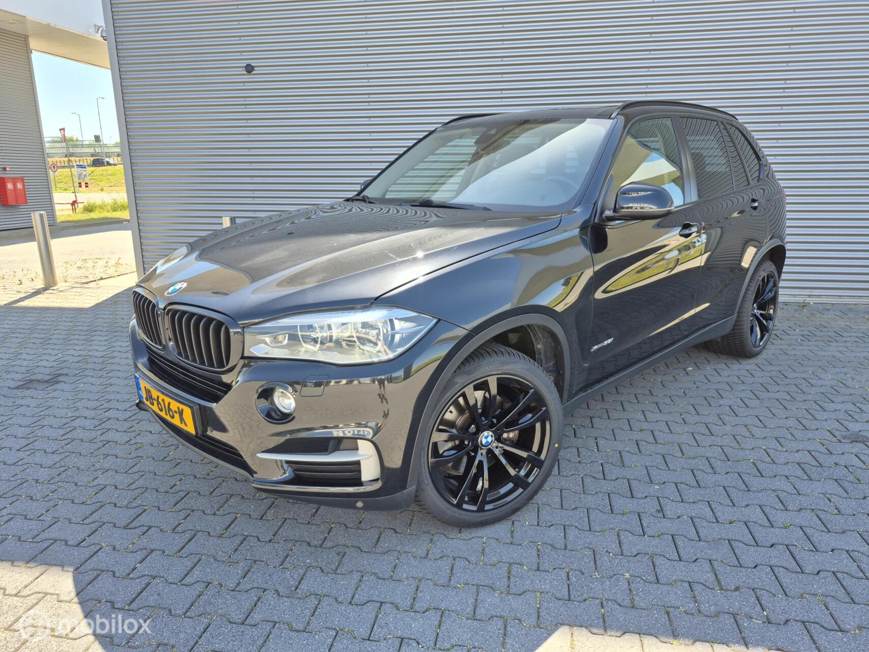 BMW X5 xDrive35i High Executive Panoramadak Sfeerverlichting NL Auto 2016 - voorkant