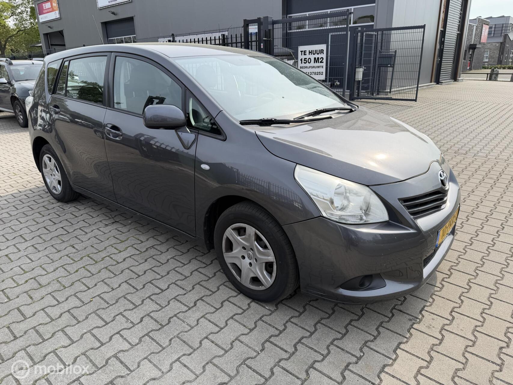 Toyota Toyota Verso 1.6 VVT-i Business 2011 - voorkant